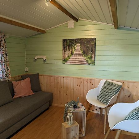 Yxningens Holiday Homes, Cottages And Camping Gusum Luaran gambar